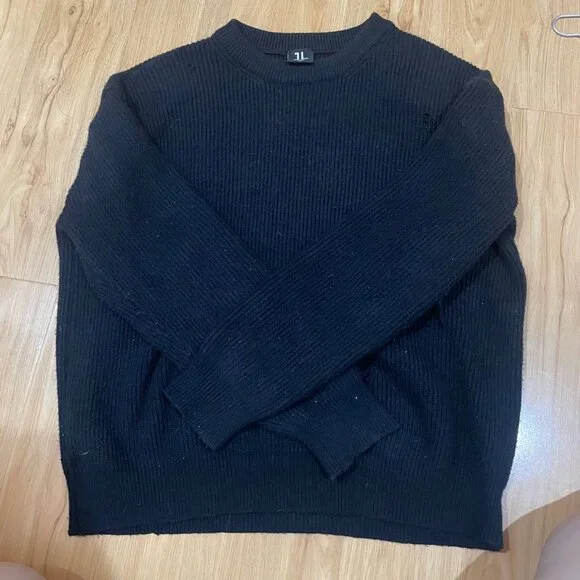 Minimalist Black Ribbed Knit Sweater - Picture 3 of 3